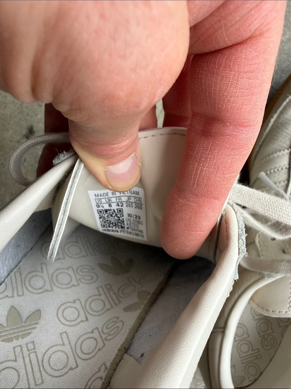 adidas Samba Men’s Sneaker - Off-White with Gum